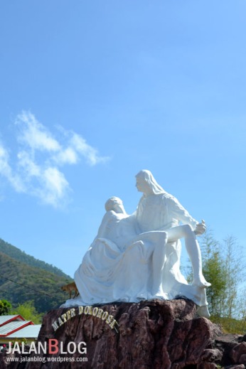 Patung Bunda Maria Berduka